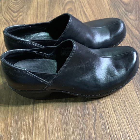 Patagonia black leather slip on clogs comfort shoes size 7.5 - Picture 6 of 6